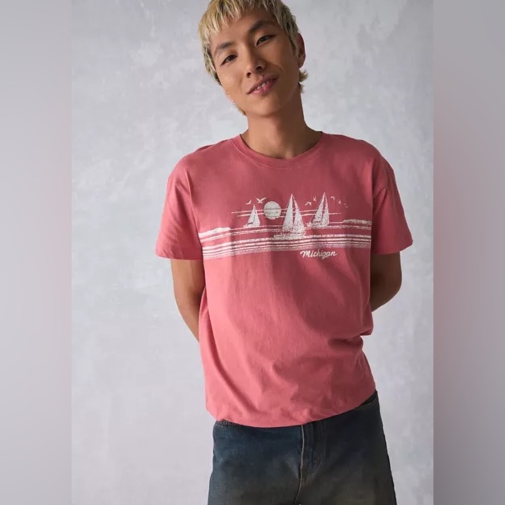 Urban outfitters District Slogan Graphic Tee Michigan NWT XXL‎ red